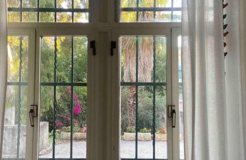 Mahane Israel Apartment | Home in Jerusalem