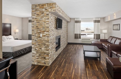 Swift Current Hotel | Home Inn & Suites Swift Current