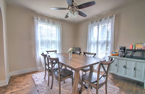 Green Acres House | Home Near I-65, Albanese Candy, Avalon Mnr, Rte 30