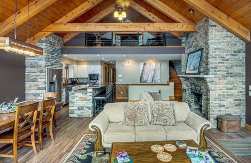 Stambaugh House | Home on Lake Chicagon with Dock and Sauna!