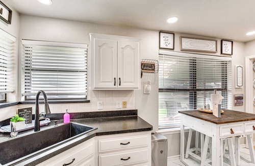 Granbury House | Home on Lake Granbury w/Hot Tub: 5 Mi to Dtwn!