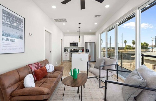 Downtown Phoenix Condo | Home Run! Walk to Chase Field | 2BR Summer Stay in Downtown PHX