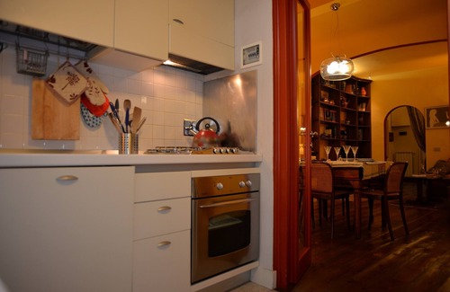 Sant' Ambrogio Apartment | Home Sweet Home away from home 753 Sq. Feet in the oldest districts of Florence