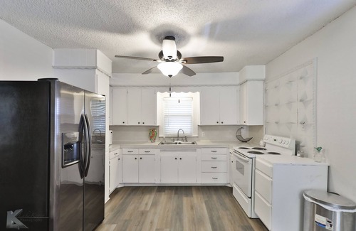 Over Place Area House | Home Sweet Santos