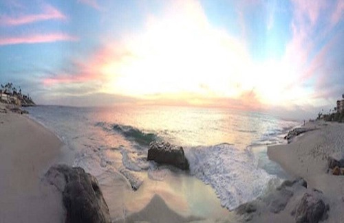 Beach Barber Tract Cottage | Home to Hollywood Movie Stars! Cute yard! 3 minute walk to direct beach access!