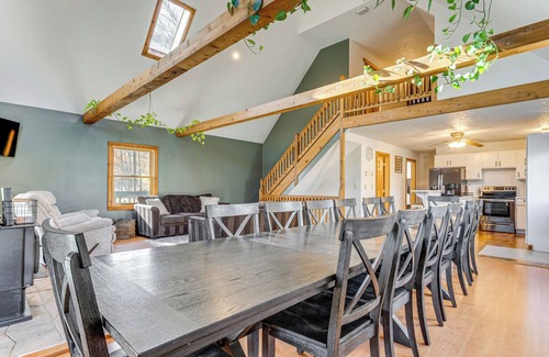 Killbuck House | Home w/Hot Tub, Pickleball & Disc Golf