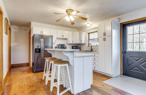 Killbuck House | Home w/Hot Tub, Pickleball & Disc Golf