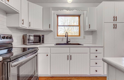 Killbuck House | Home w/Hot Tub, Pickleball & Disc Golf