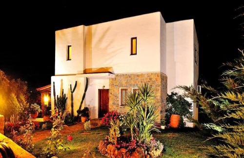 Pemonia House | Home with Garden & Pool for All
