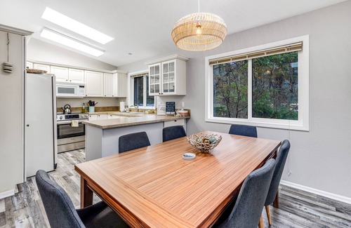 Tierra Del Mar House | Home with gas fireplace, washer/dryer, & 2 outdoor spaces - walk to beach