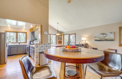 Angel Fire House | Home with Hot Tub 5 Mi to Angel Fire Bike Park