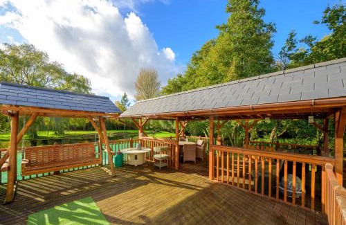 Stamford House | Home with Natural Mineral Spring Water near Stamford