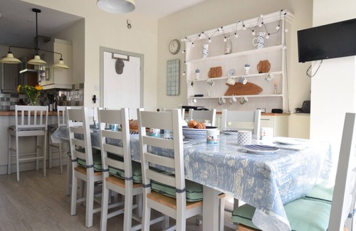 Studland House | Homelands - Five Bedroom House, Sleeps 9