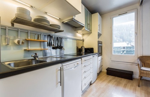 Chamonix City Centre Apartment | Homely 2 bed apartment in the heart of Chamonix with large terrace facing the Aguille du Midi