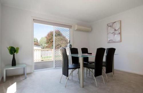 Prospect Vale House | Homely Suburban Delight With Parking & Wi-fi