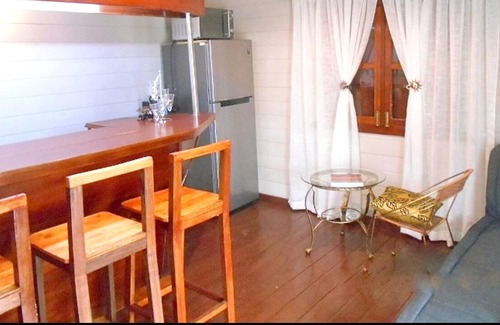 Albion House | Homerez - 100m from the beach! House for 3 people with pool access