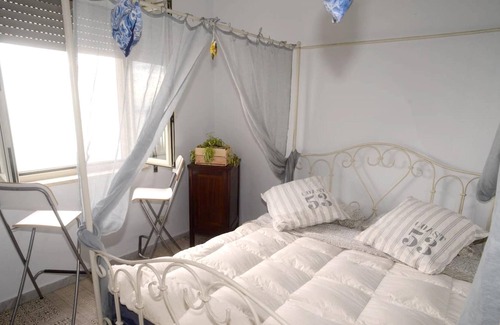 Pozzuoli Apartment | Homerez - 150 m away from the beach! Nice appartement for 4 ppl. with jacuzzi