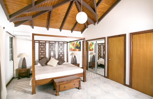 Orient Bay Villa | Homerez - Amazing villa 500 m away from the beach for 6 ppl. with swimming-pool