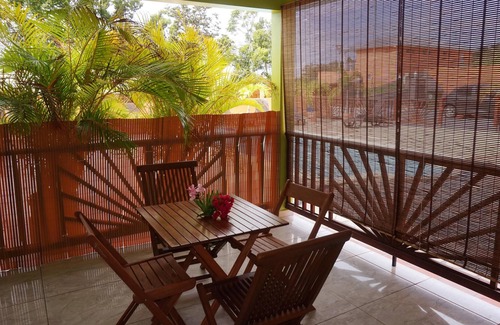 Cafeiere Apartment | Homerez - Appartement for 2 ppl. with shared pool, jacuzzi and spa at Deshaies