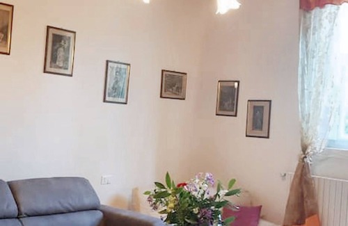 Cascine-La Croce Apartment | Homerez - Apt. Cascine-la Croce