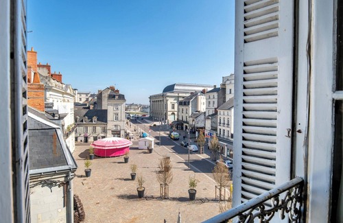 Saumur Apartment | Homerez - Apt. central Saumur, city view