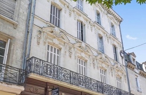 Saumur Apartment | Homerez - Apt. central Saumur, city view