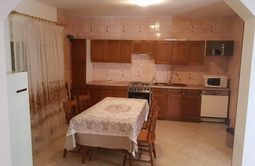 Modrica Villa | Homerez - Beautiful villa for 6 ppl. with swimming-pool at Skugrić Gornji