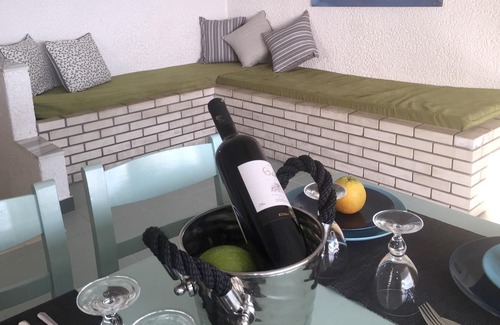 Akrogialion Apartment | Homerez - Beautiful apartment With sea view and garden