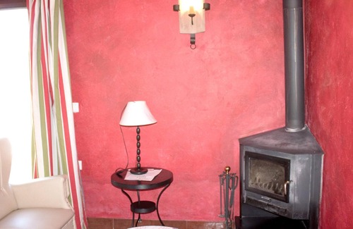 Estepa House | Homerez - Beautiful house for 5 ppl. with shared pool and terrace at Estepa