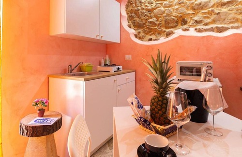 Castelbuono Apartment | Homerez - Beautiful studio 13 km away from the beach for 3 ppl. at Castelbuono