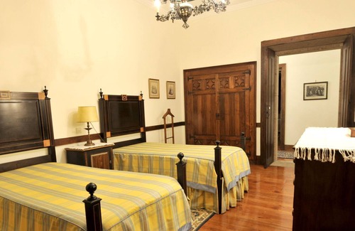 Santo Tirso Villa | Homerez - Big villa for 12 ppl. with swimming-pool and terrace at Santo Tirso