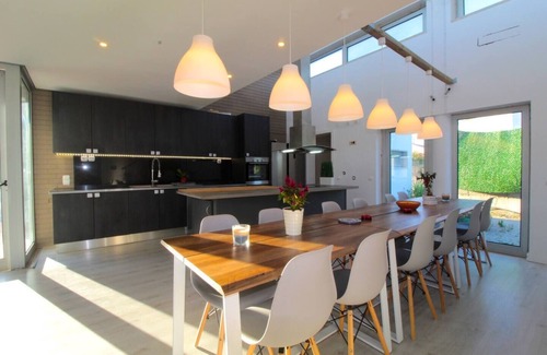 Gambia-Pontes-Alto da Guerra Villa | Homerez - Big villa for 22 ppl. with shared pool, jacuzzi and terrace at Setúbal