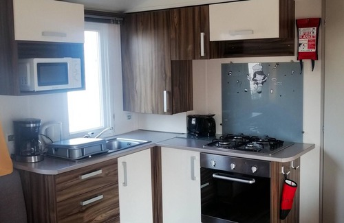 Onzain House | Homerez - Bungalow for 4 ppl. with shared pool and terrace at Veuzain-sur-Loire