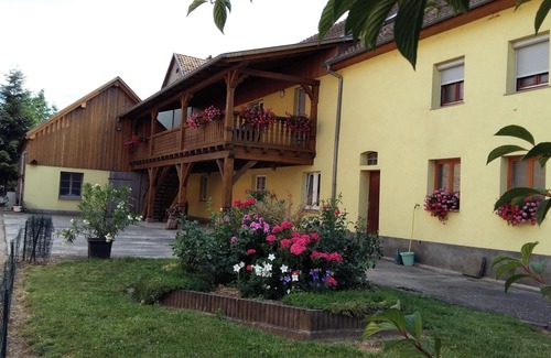 Stotzheim House | Homerez - Charming House in Stotzheim with Garden
