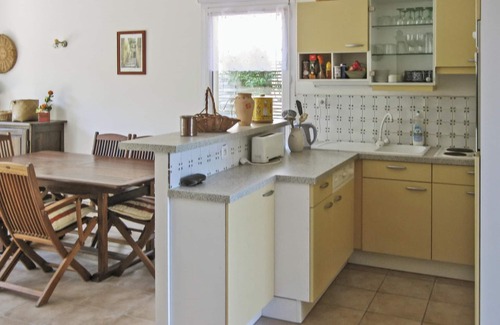 Ambon House | Homerez - Charming House in Ambon + Enclosed Garden