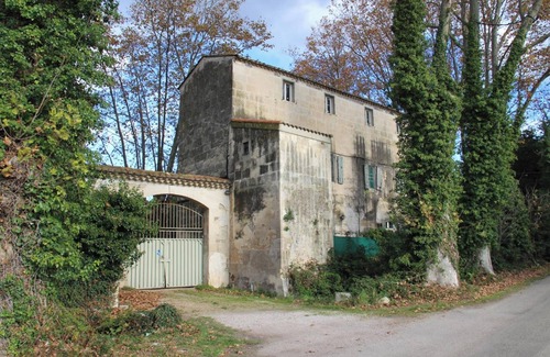 Costieres House | Homerez - Charming house in Nîmes with private garden