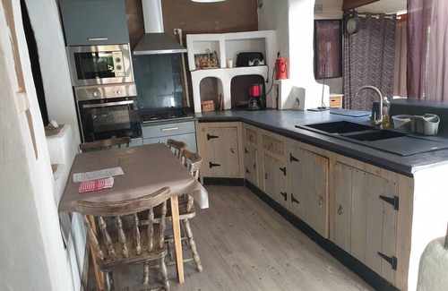 Neoules Villa | Homerez - Charming Villa in Néoules with Private Pool