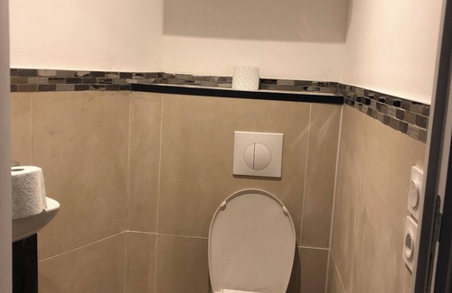 Dreux House | Homerez - Comfortable House in Dreux + Fenced Garden