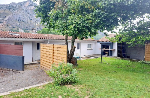 Tarascon-sur-Ariege House | Homerez - Cozy House in Tarascon-sur-Ariège + Terrace