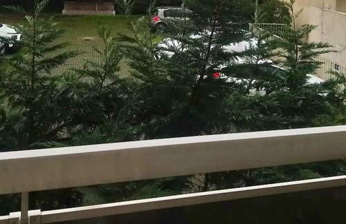 Les Pavillons-sous-Bois Apartment | Homerez - Appartement for 2 ppl. with terrace at Les Pavillons-sous-Bois