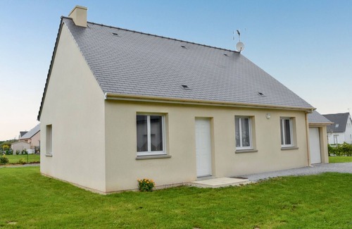 Saint-Laurent-sur-Mer House | Homerez - House in Saint-Laurent-sur-Mer