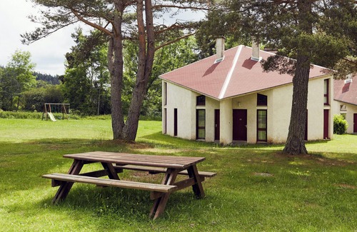 La Chapelle-Geneste House | Homerez - House in La Chapelle-Geneste