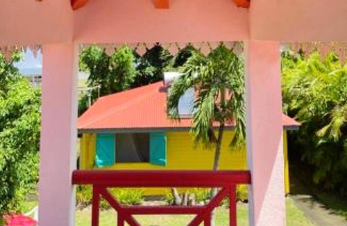 Sainte-Rose House | Homerez - House for 4 ppl. with shared pool, garden and terrace at Sainte-Rose