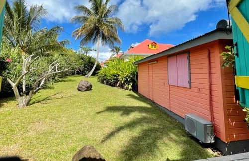 Sainte-Rose House | Homerez - House for 4 ppl. with shared pool, garden and terrace at Sainte-Rose
