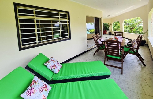 La Misere House | Homerez - House for 6 ppl. with sea view, garden and terrace at Souvenir