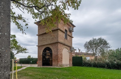 Villemur-sur-Tarn House | Homerez - House for 4 pers. with shared pool in Villemur-sur-Tarn