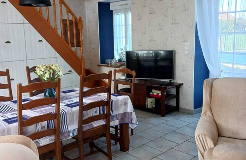 Reville House | Homerez - House with Garden in Réville