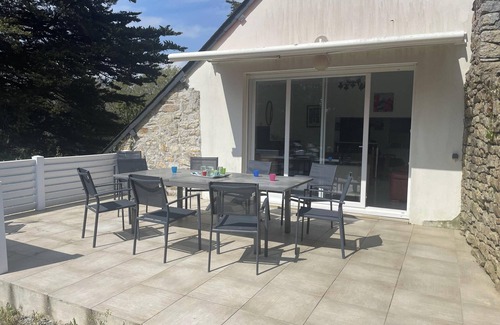 Fouesnant House | Homerez - Inviting House in Fouesnant with Large Garden