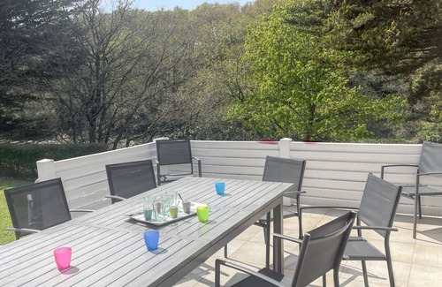 Fouesnant House | Homerez - Inviting House in Fouesnant with Large Garden