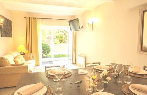 Forcalquier Apartment | Homerez last minute deal - Amazing apartment with shared pool